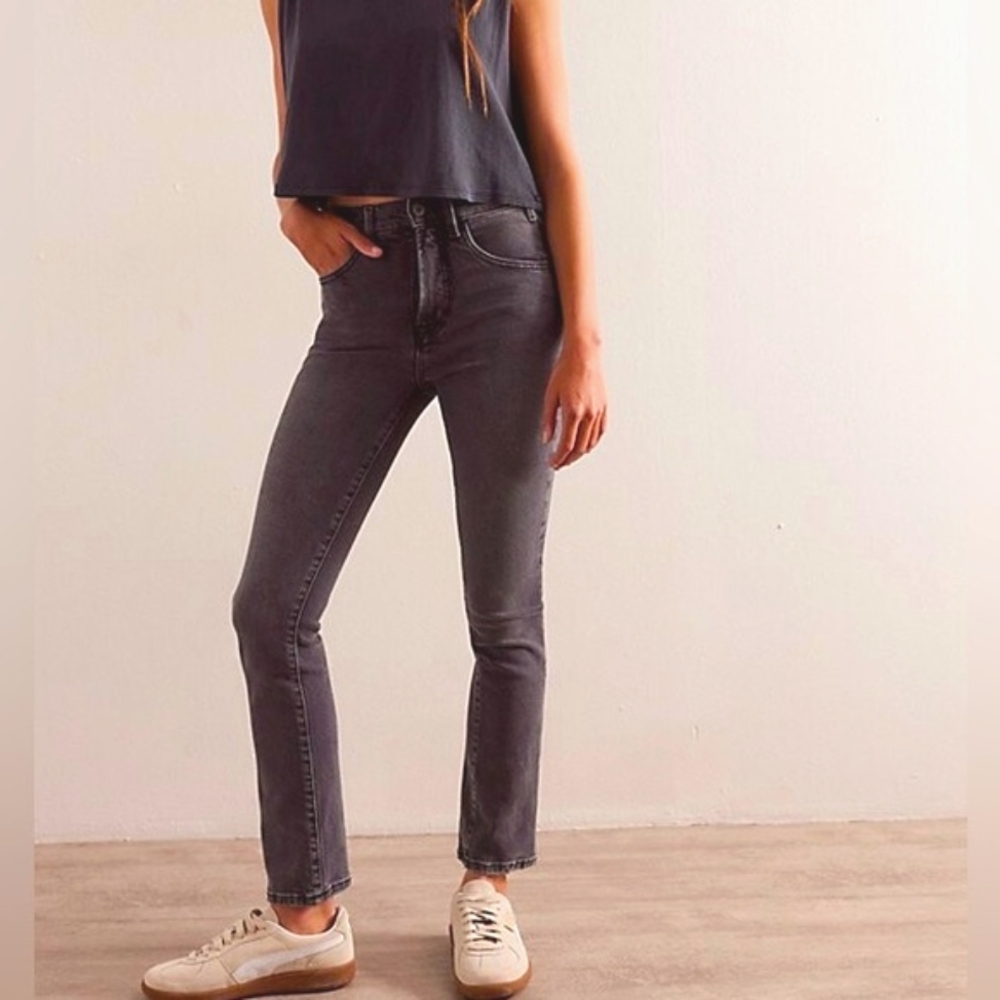 WE THE FREE • FREE PEOPLE Low Maintenance Mid-Rise Crop Boot Jeans Size 25 ~ NEW